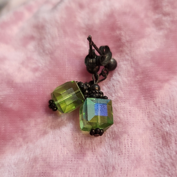 Vintage Peridot Post Earrings - Picture 3 of 4